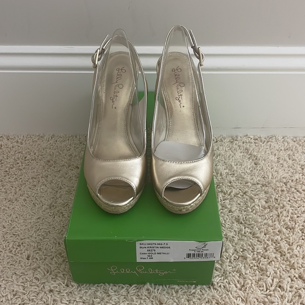 Beautiful Lilly Pulitzer Gold Metallic Kristin Wedge